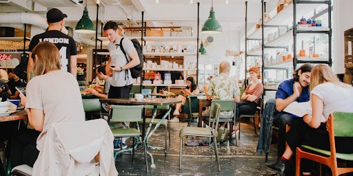 Networking in informal settings of restaurant, Business